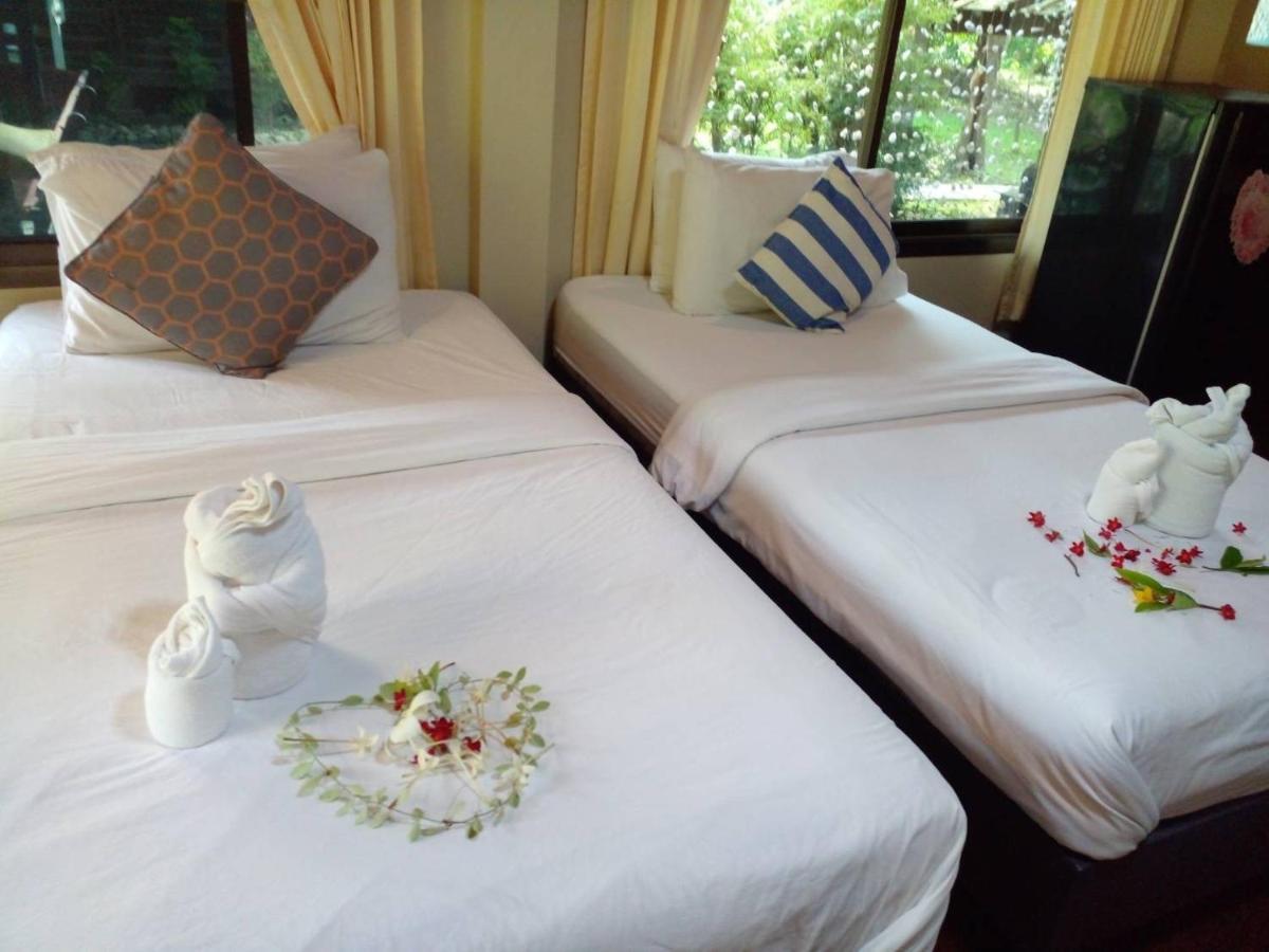 BaanSuanLeelawadee Resort Amphawa Bagian luar foto