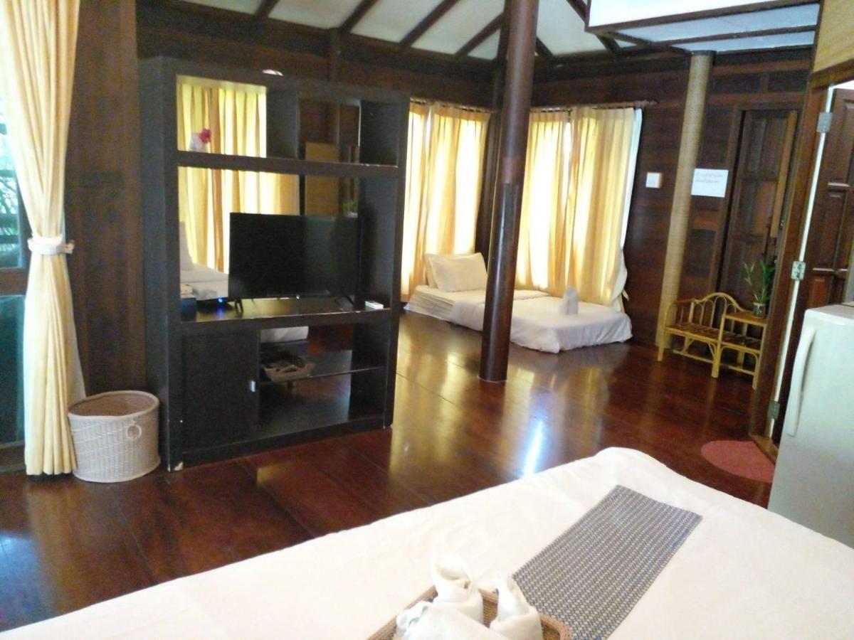 BaanSuanLeelawadee Resort Amphawa Bagian luar foto