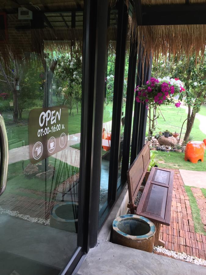 BaanSuanLeelawadee Resort Amphawa Bagian luar foto
