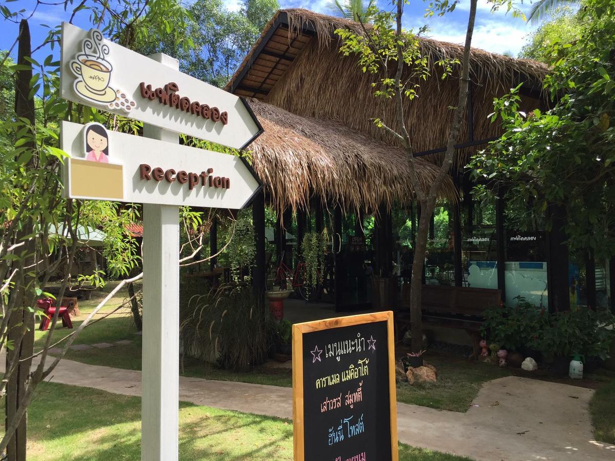 BaanSuanLeelawadee Resort Amphawa Bagian luar foto