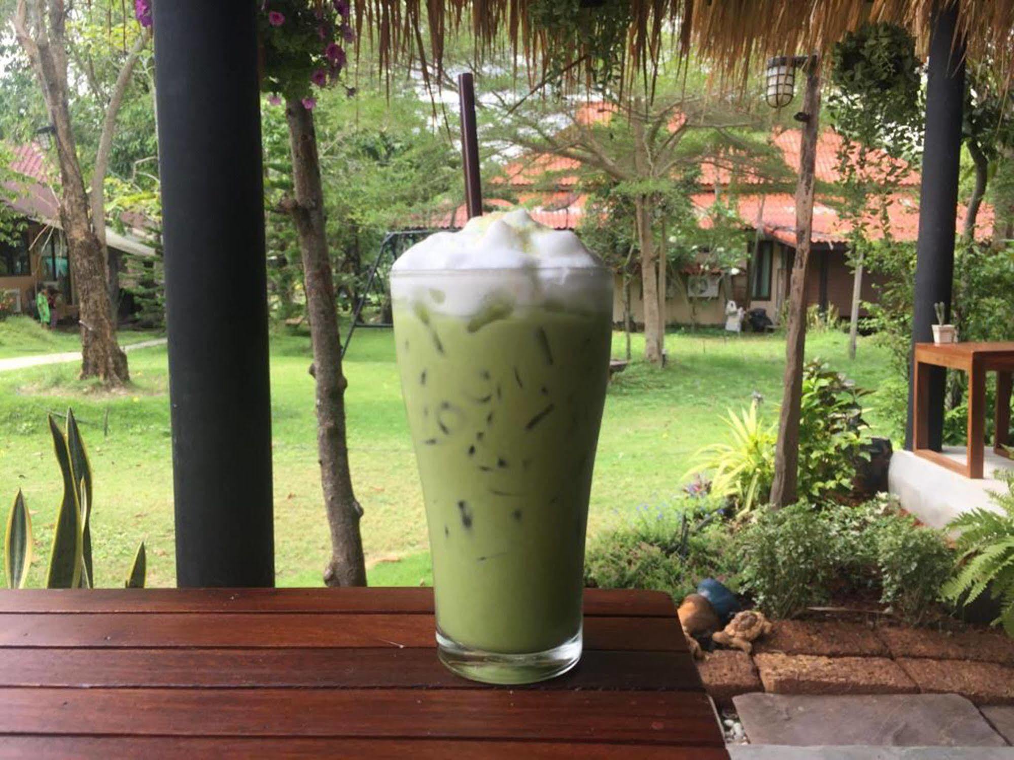 BaanSuanLeelawadee Resort Amphawa Bagian luar foto