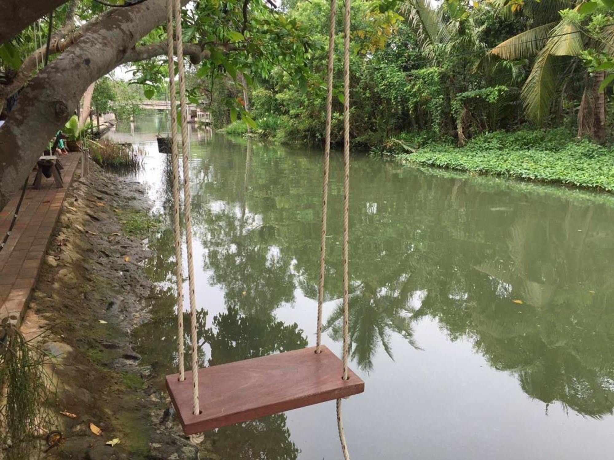 BaanSuanLeelawadee Resort Amphawa Bagian luar foto
